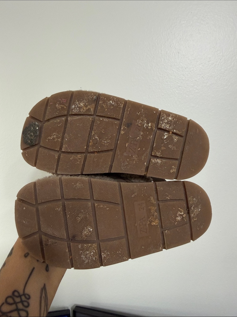 Zara Brown Sherpa Buckle Clogs - Picture 5 of 13